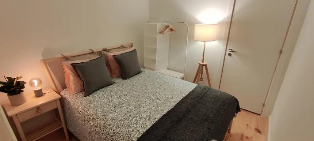 Δωμάτια σε οικογενειακή κατοικία Quarto Com Varanda Na Rua Dos Douradores Lisboa Πορτογαλία