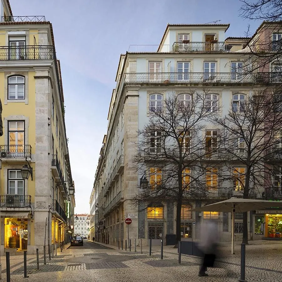 Quarto Com Varanda Na Rua Dos Douradores Lisbon 0*,  Portugal