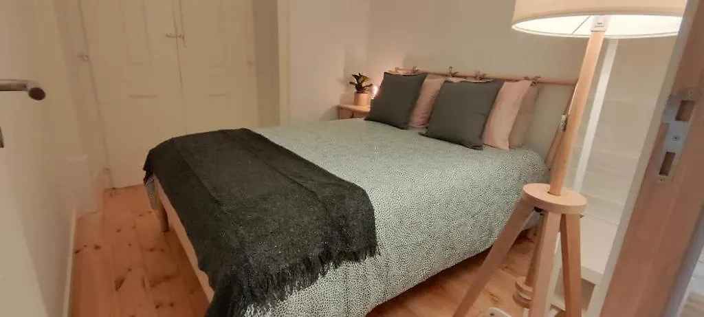 Quarto Com Varanda Na Rua Dos Douradores Lisboa 民宿